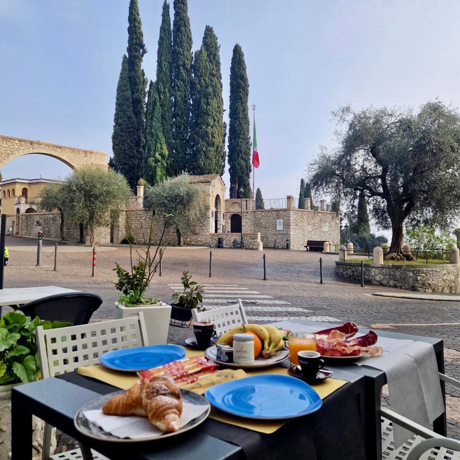 B&B Al Vittoriale Da Maja Gardone Riviera Kültér fotó